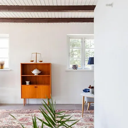 Vakantiehuis Protected Nature At Thatched Gem *