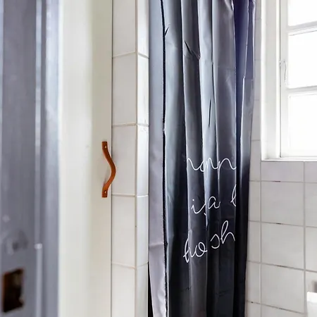 Vakantiehuis Protected Nature At Thatched Gem *