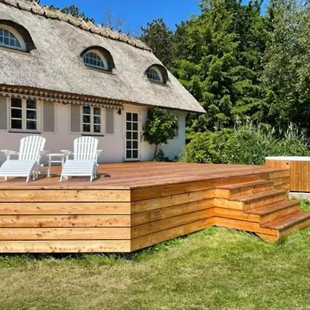 Protected Nature At Thatched Gem Vakantiehuis *